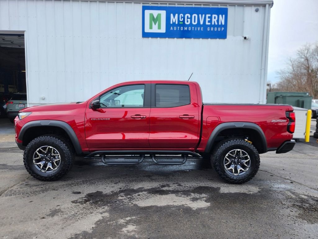 Used 2024 Chevrolet Colorado ZR2 w/ Technology Package AWD/4WD image 2