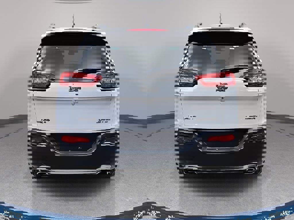 Used 2016 Jeep Cherokee Limited image 7