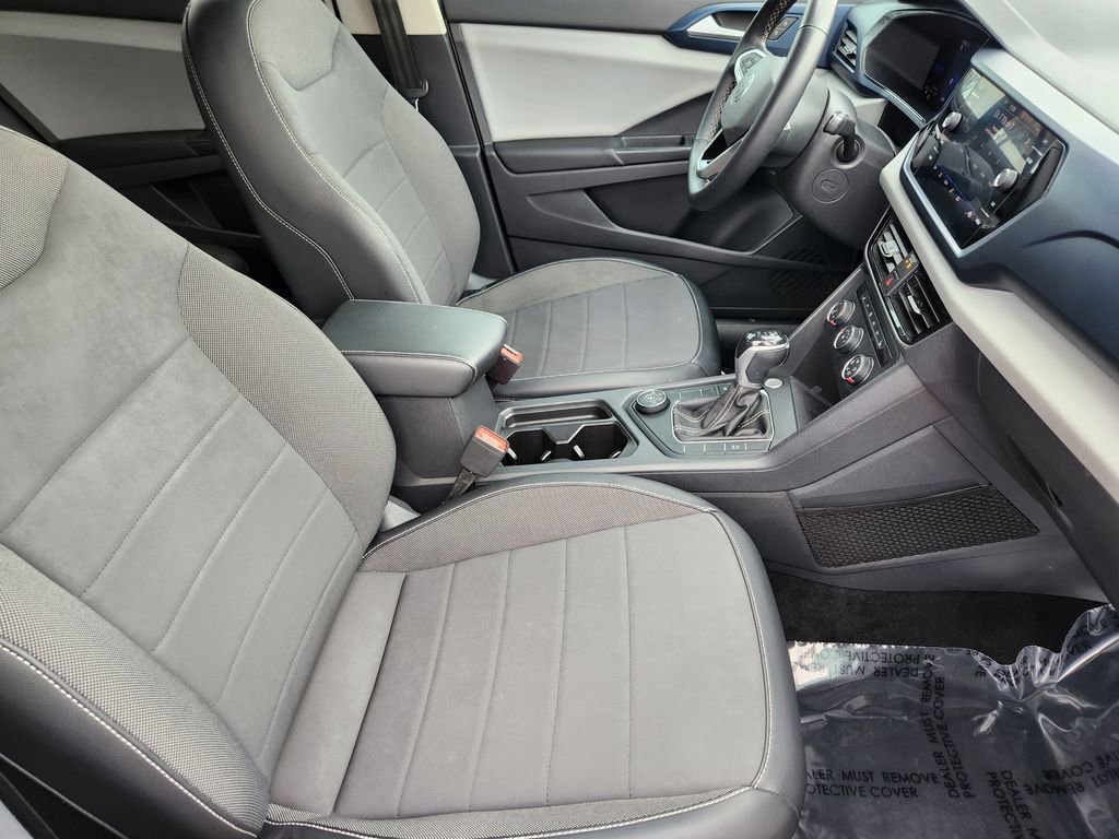 Used 2022 Volkswagen Taos SE image 5