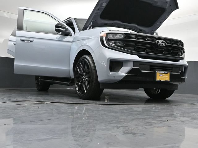 Certified 2026 Ford Expedition Platinum w/ Stealth Performance Package AWD/4WD image 55