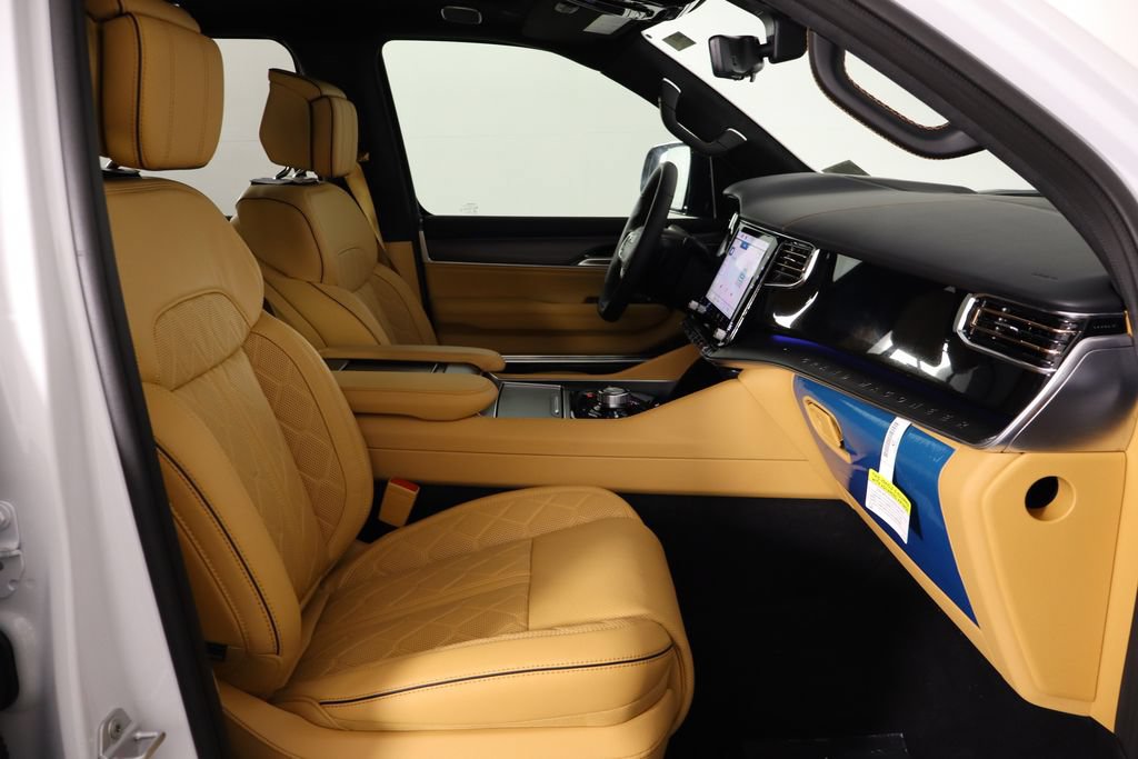 New 2026 Jeep Grand Wagoneer Summit AWD/4WD image 20