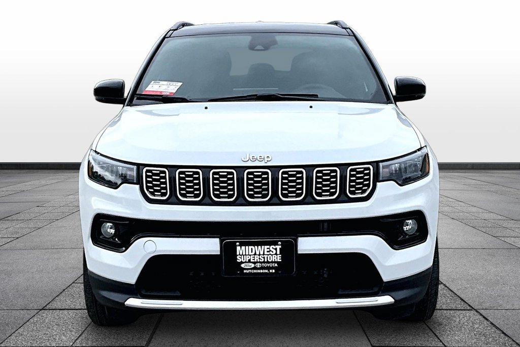 Used 2025 Jeep Compass Limited AWD/4WD image 3