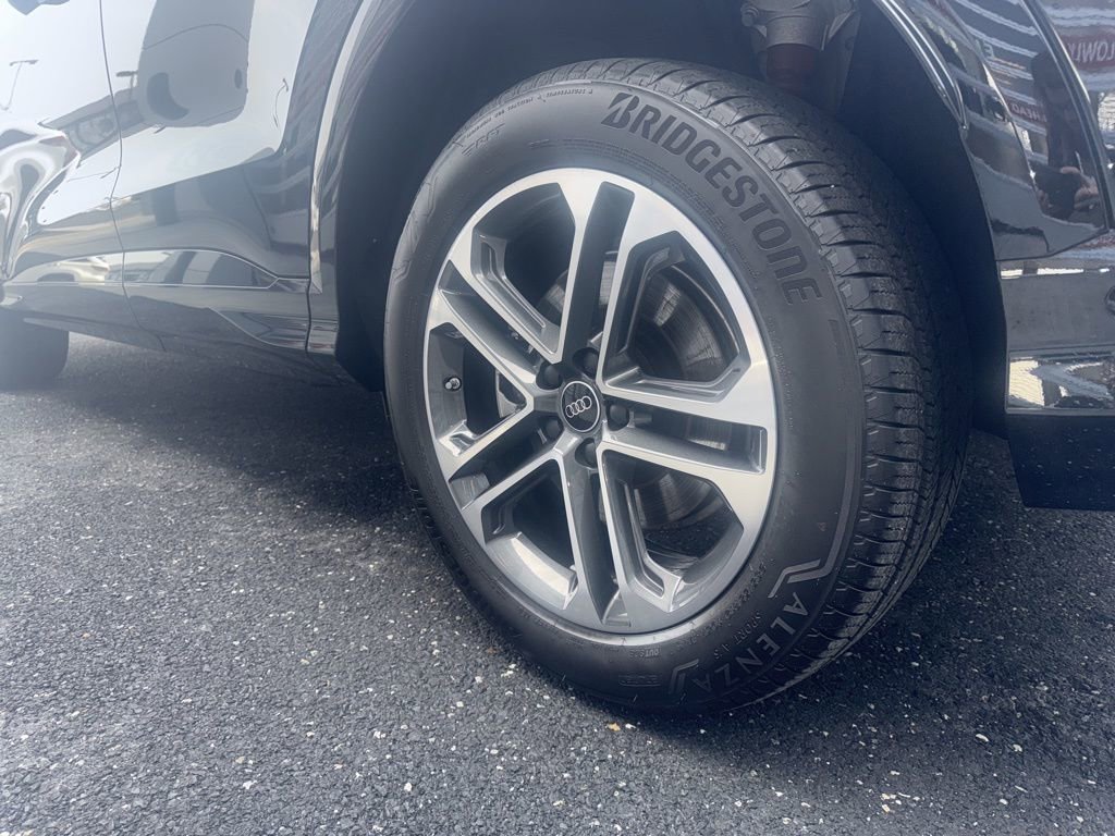 Used 2025 Audi Q5 Premium w/ 19" Wheel Package image 20