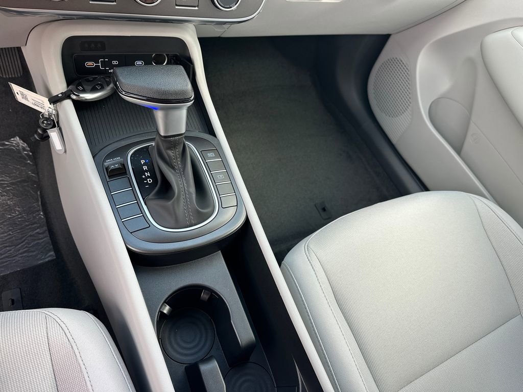 New 2026 Hyundai Kona SE image 32