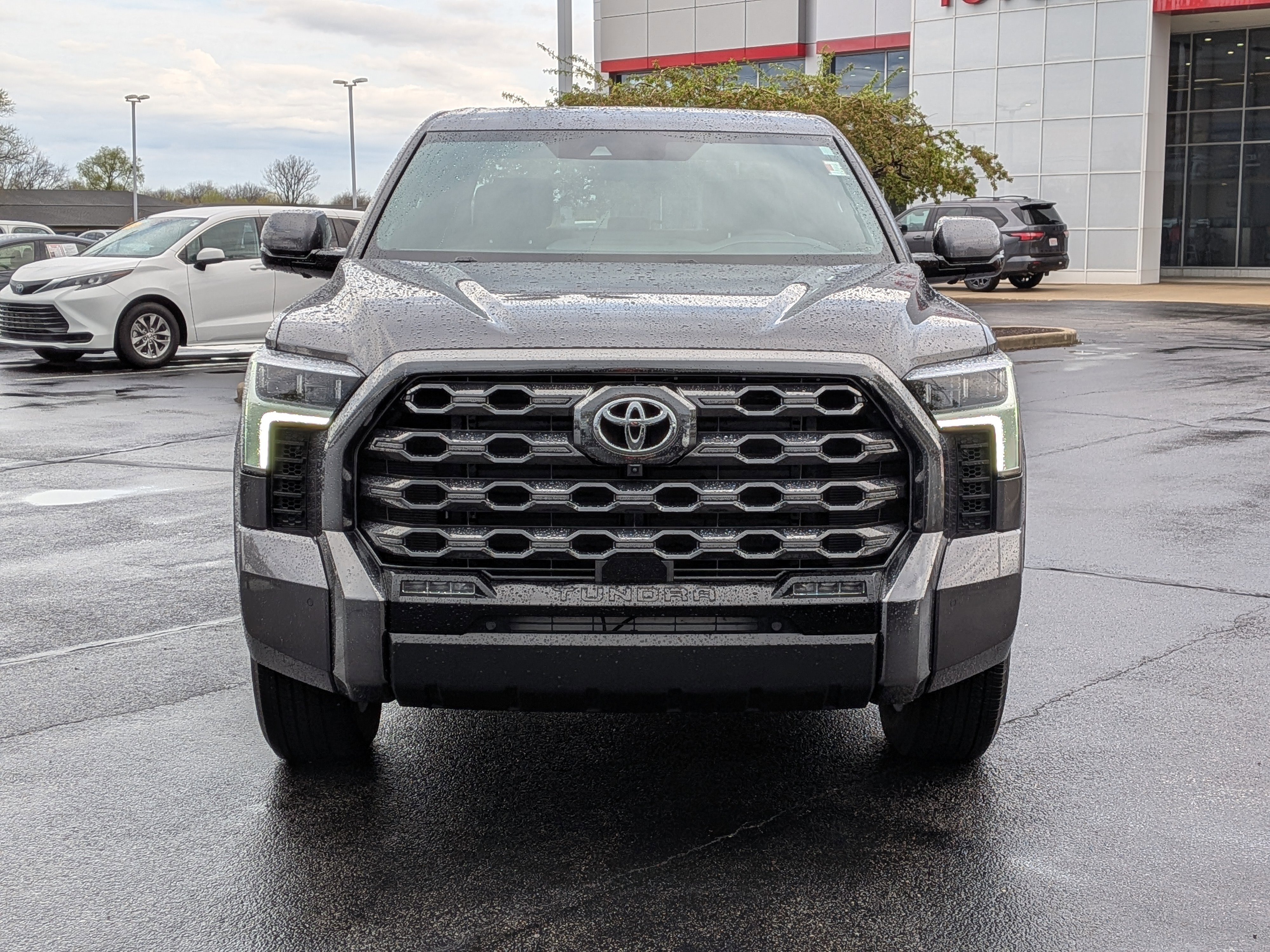 Used 2025 Toyota Tundra Platinum AWD/4WD image 2
