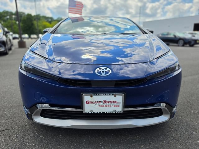 Used 2024 Toyota Prius Prime Premium FWD image 2