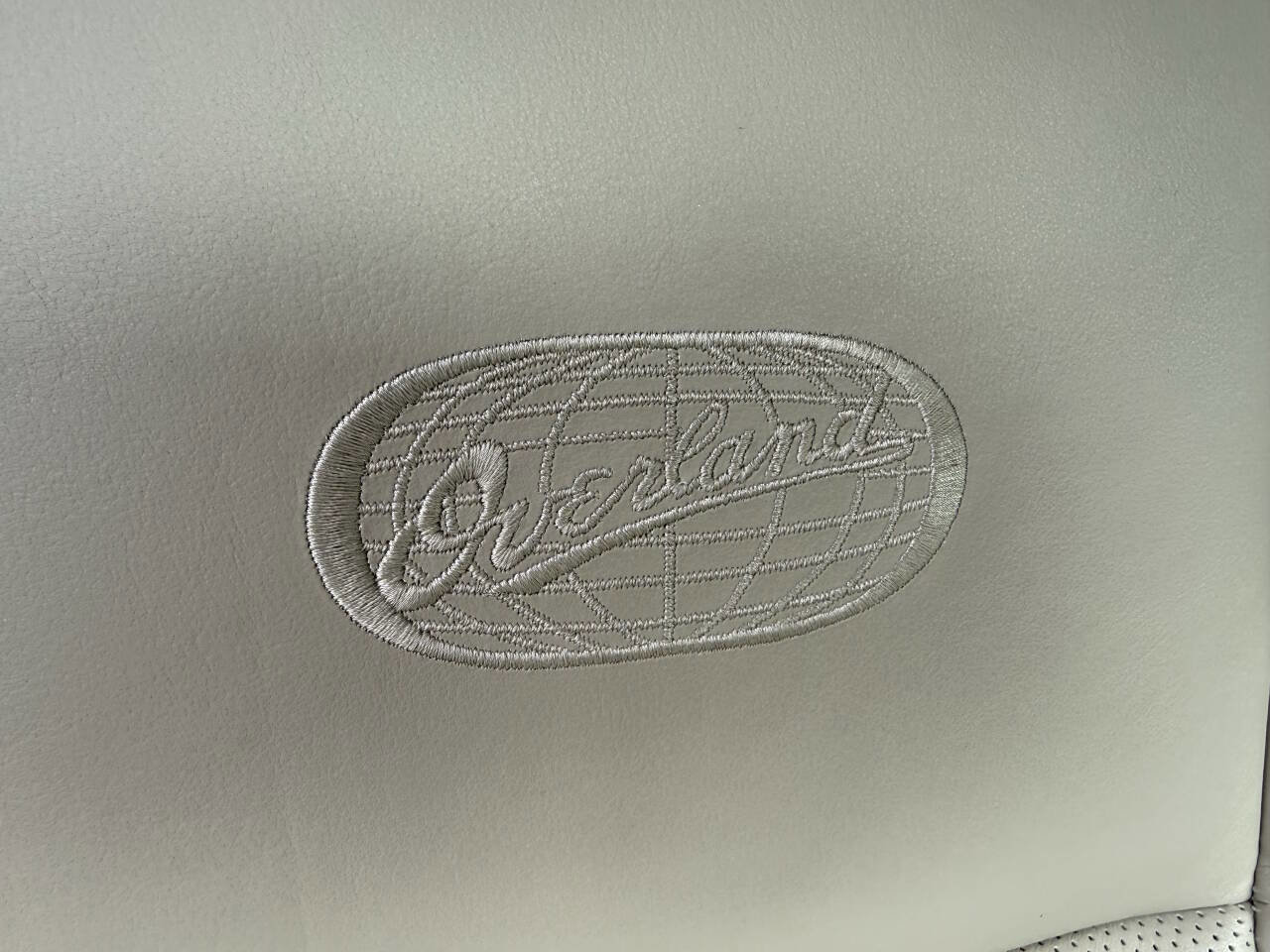 Used 2016 Jeep Grand Cherokee Overland image 25