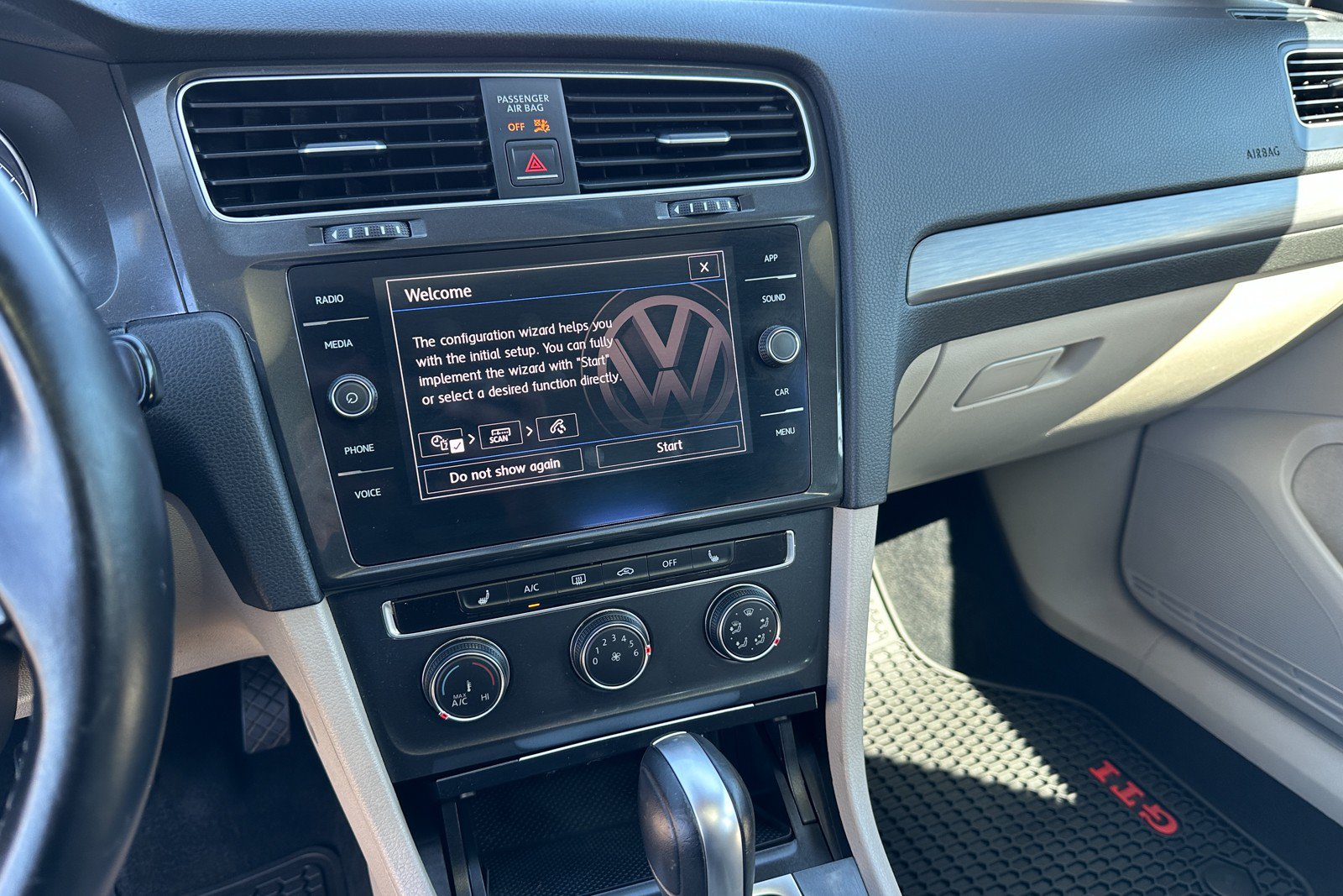 Used 2018 Volkswagen Golf SE FWD image 17