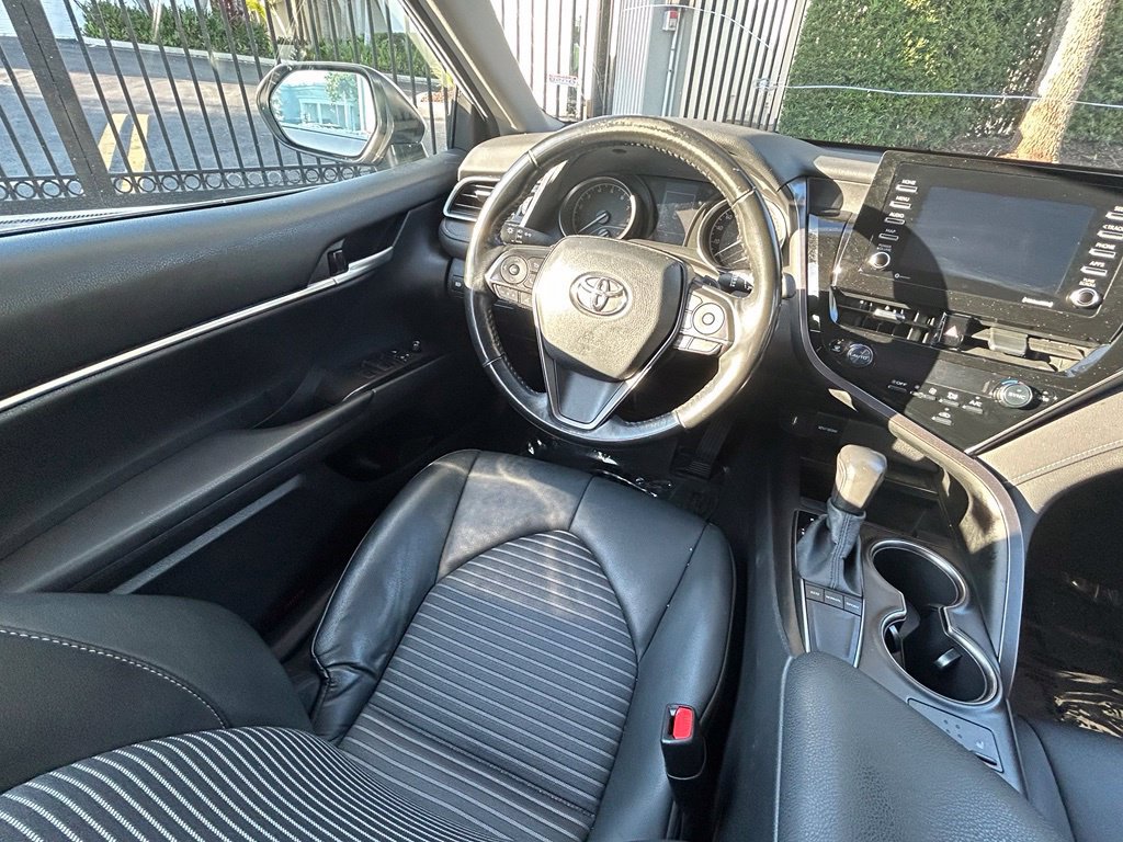 Used 2024 Toyota Camry SE w/ Cold Weather Package FWD image 9