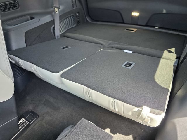 New 2026 Lincoln Aviator 2WD image 8