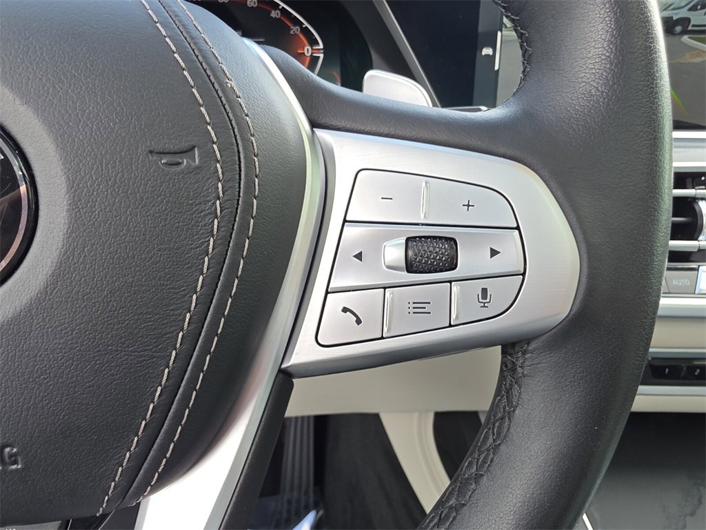 Used 2022 BMW X7 xDrive40i w/ Premium Package image 31