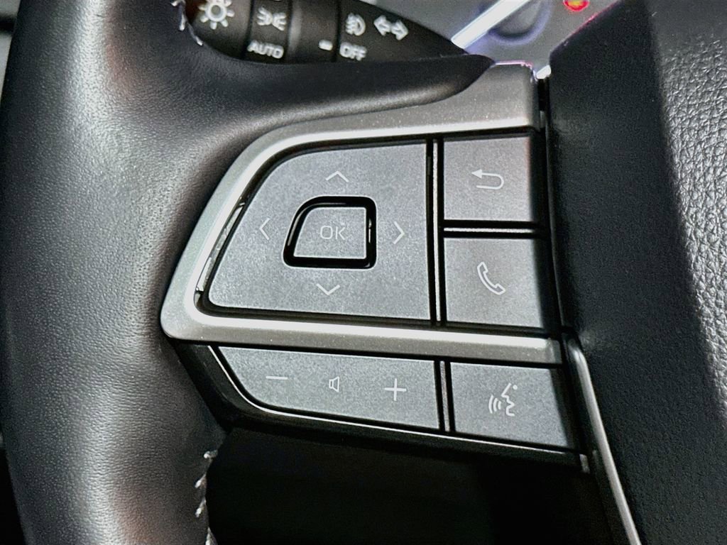 Used 2022 Toyota Highlander Limited AWD/4WD image 32