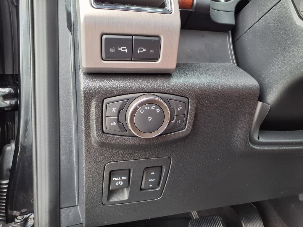 Used 2020 Ford F150 Platinum w/ Technology Package AWD/4WD image 27