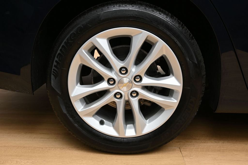 Used 2018 Chevrolet Malibu LT image 14