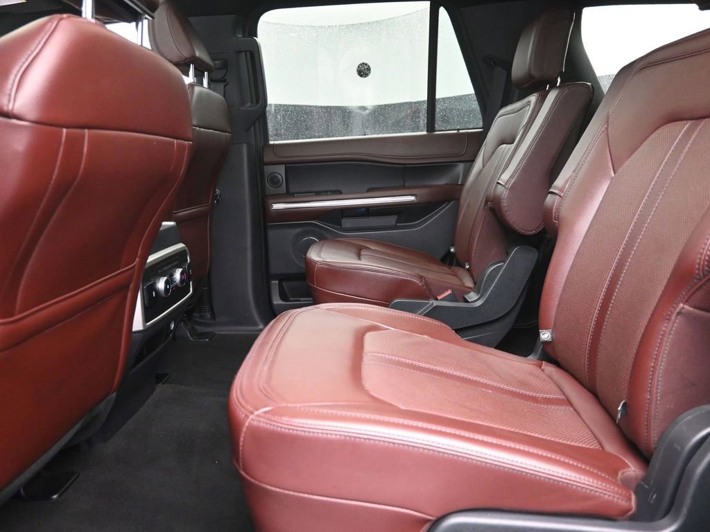 Used 2024 Ford Expedition Limited image 12