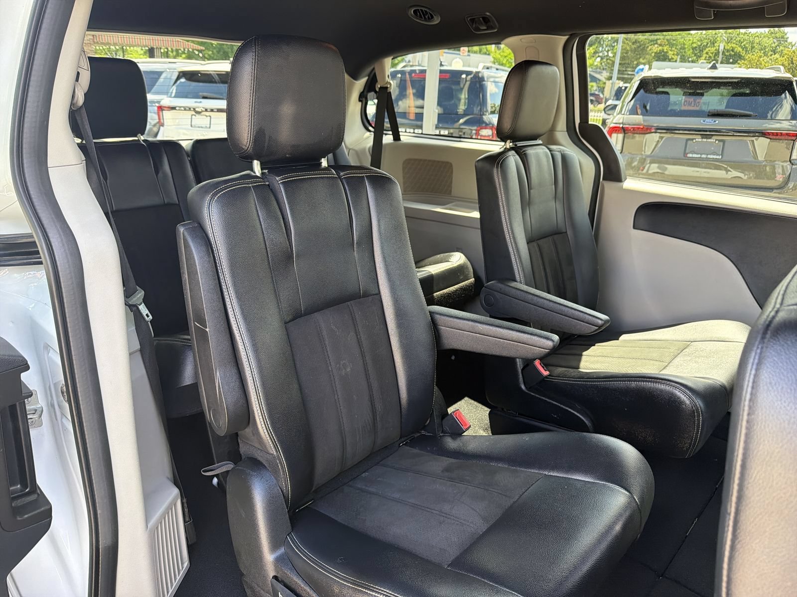 Used 2020 Dodge Grand Caravan SXT FWD image 21
