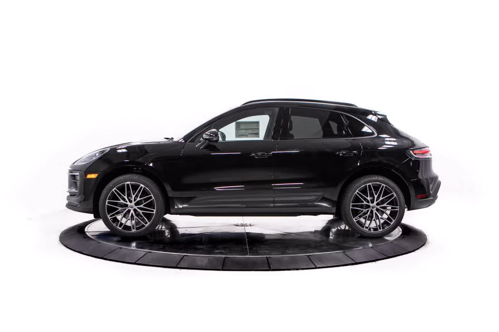 Certified 2026 Porsche Macan AWD/4WD image 2
