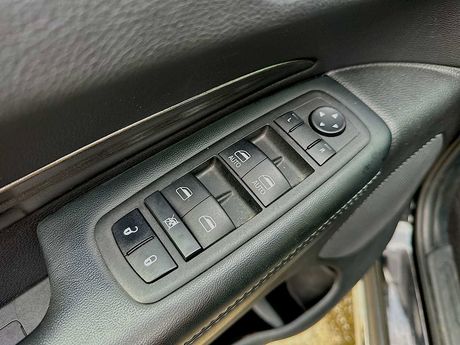 Used 2023 Dodge Durango SXT image 15