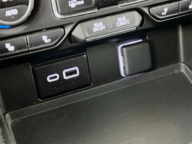 Used 2024 Chevrolet Suburban LT image 20