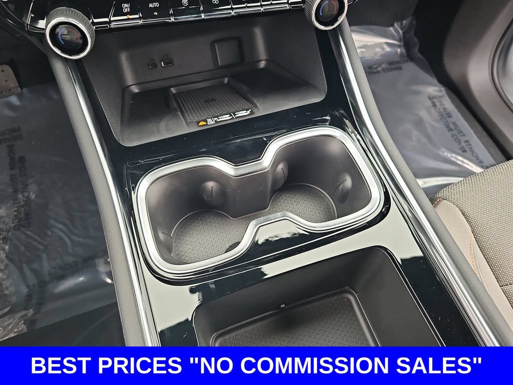 New 2026 Chevrolet Traverse LT w/ Midnight/Sport Edition FWD image 26