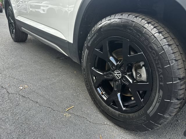Used 2024 Volkswagen Atlas Peak Edition SE AWD/4WD image 11
