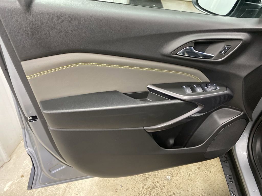 New 2026 Chevrolet Trax ACTIV w/ Sunroof Package image 35