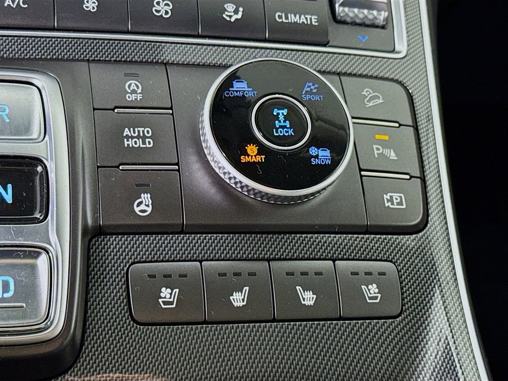 Used 2021 Hyundai Santa Fe Limited AWD/4WD image 13