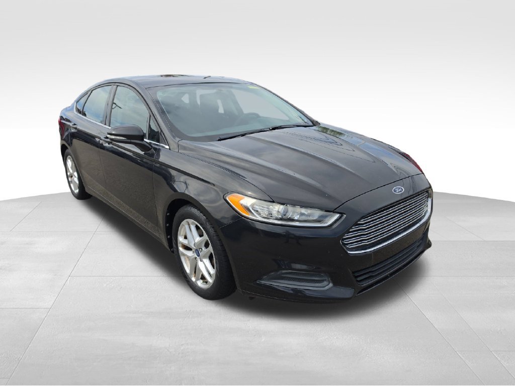 Used 2013 Ford Fusion SE FWD image 2