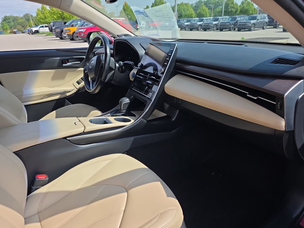 Used 2019 Toyota Avalon XLE w/ Moonroof Package FWD image 10