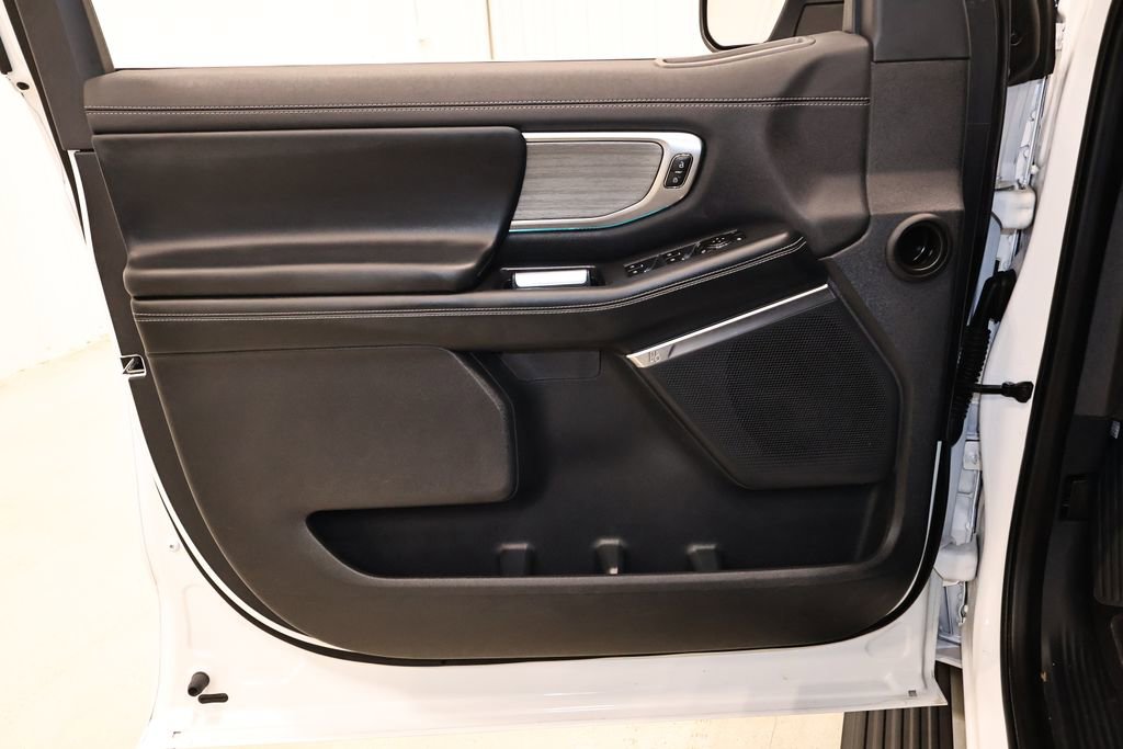 Certified 2025 Ford Expedition Max Platinum image 11