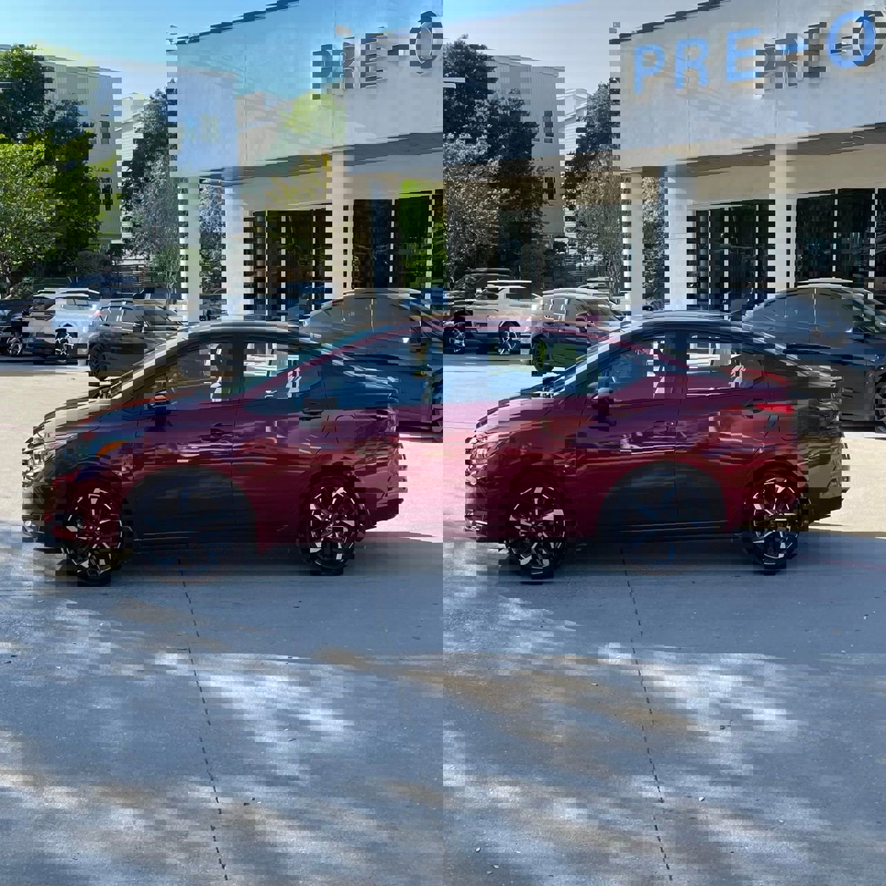 Used 2024 Nissan Versa SR w/ Trunk Package image 3