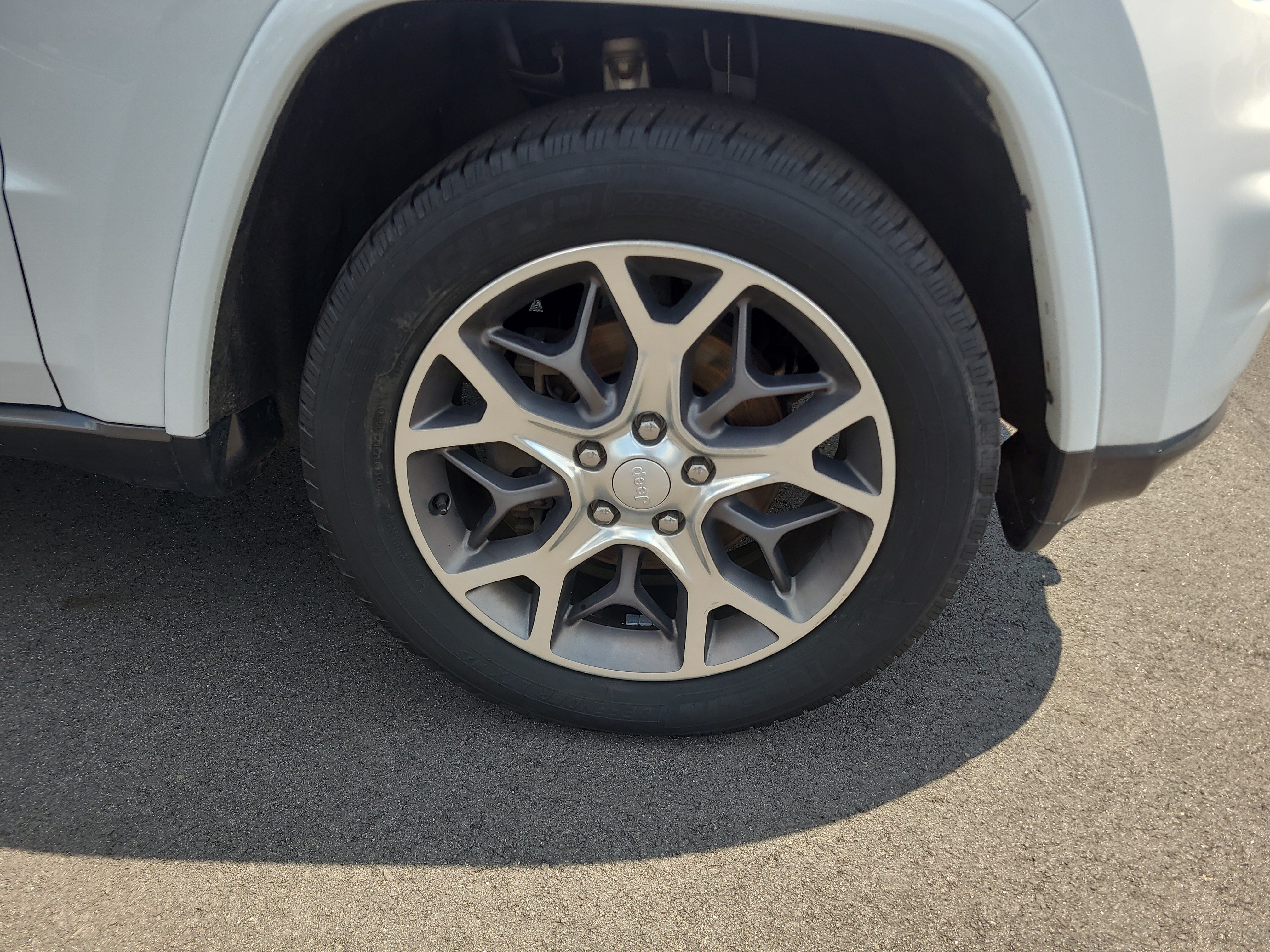 Used 2018 Jeep Grand Cherokee Limited AWD/4WD image 12