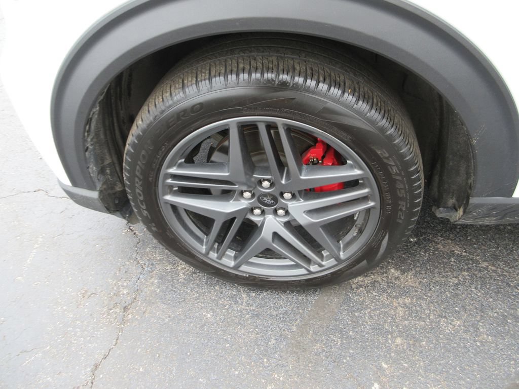 Used 2025 Ford Explorer ST AWD/4WD image 15