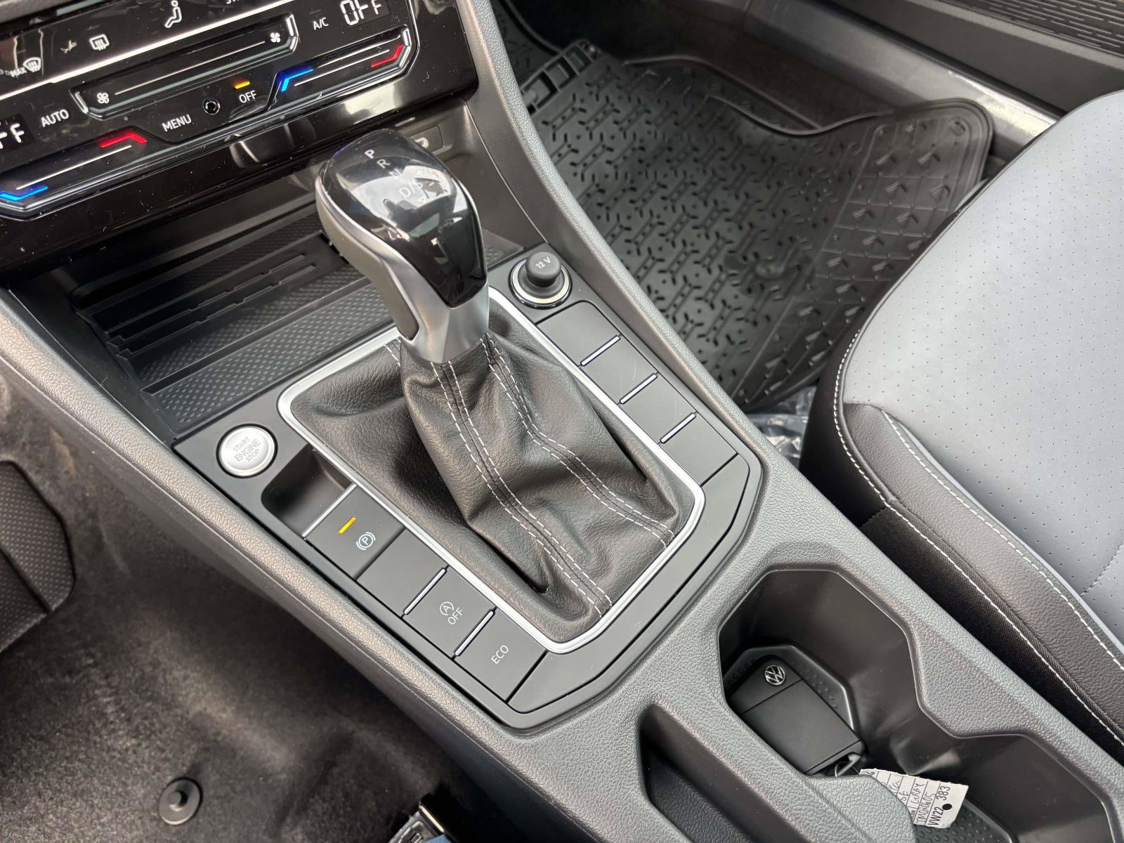 New 2026 Volkswagen Jetta SE FWD image 24