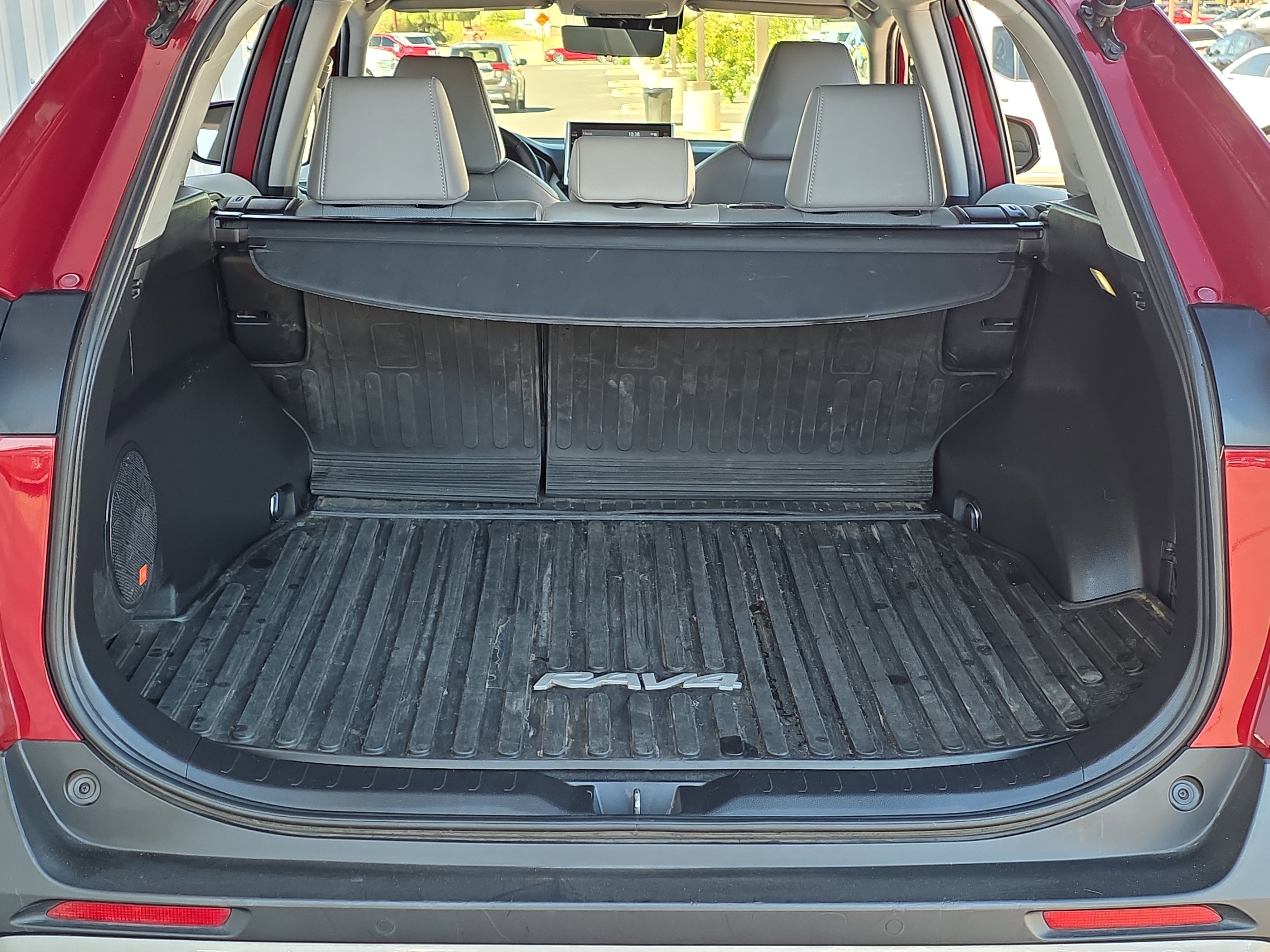 Used 2022 Toyota RAV4 Limited image 7