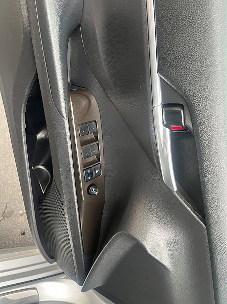 Used 2021 Toyota Camry SE image 34