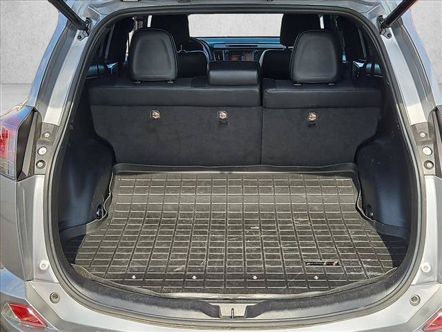 Used 2018 Toyota RAV4 SE w/ Advanced Technology Package AWD/4WD image 6