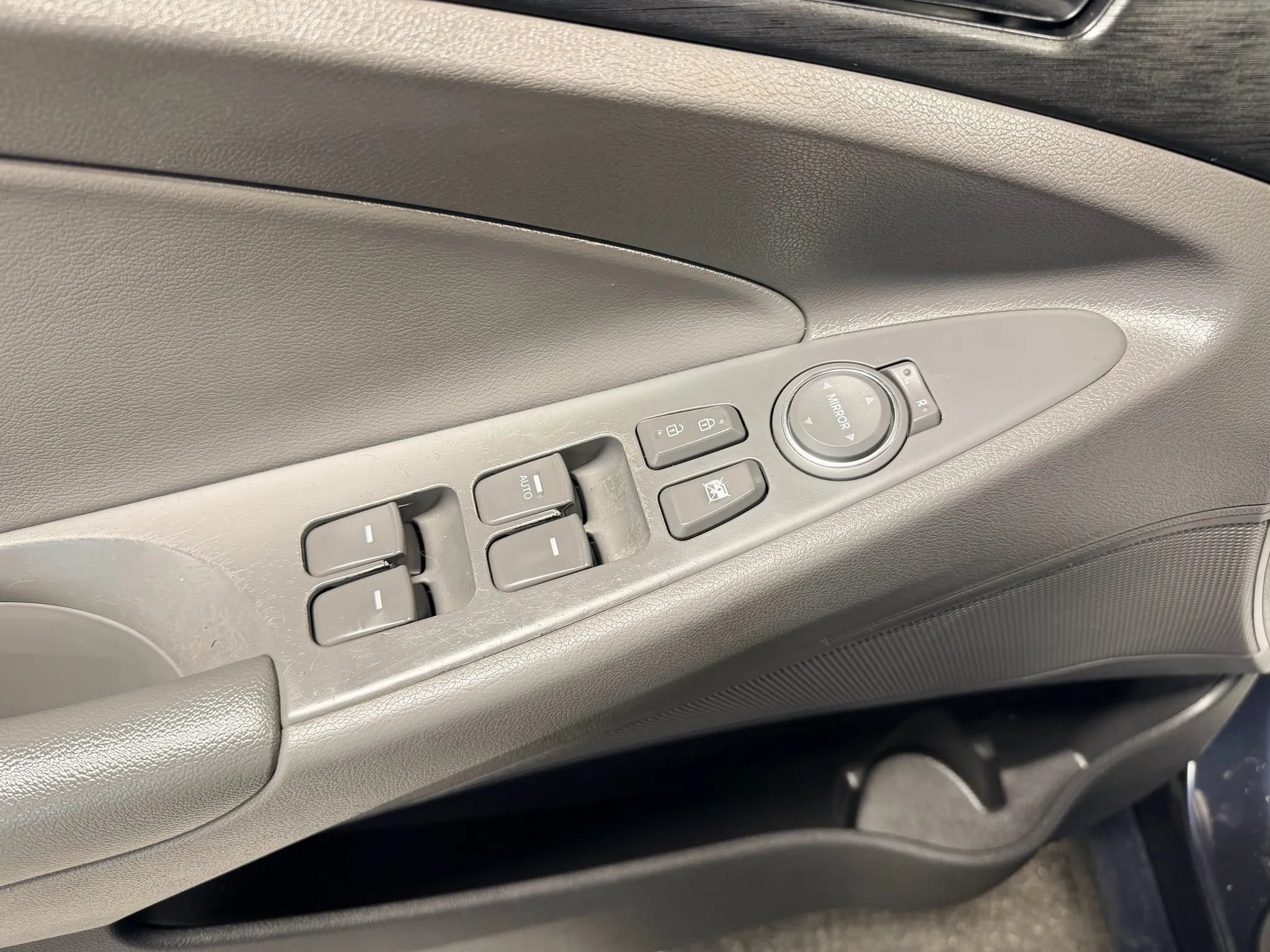 Used 2013 Hyundai Sonata SE FWD image 6
