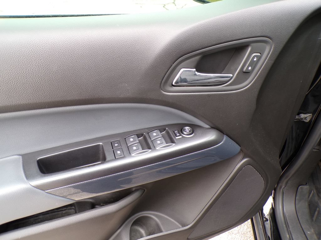 Used 2019 Chevrolet Colorado Z71 AWD/4WD image 23