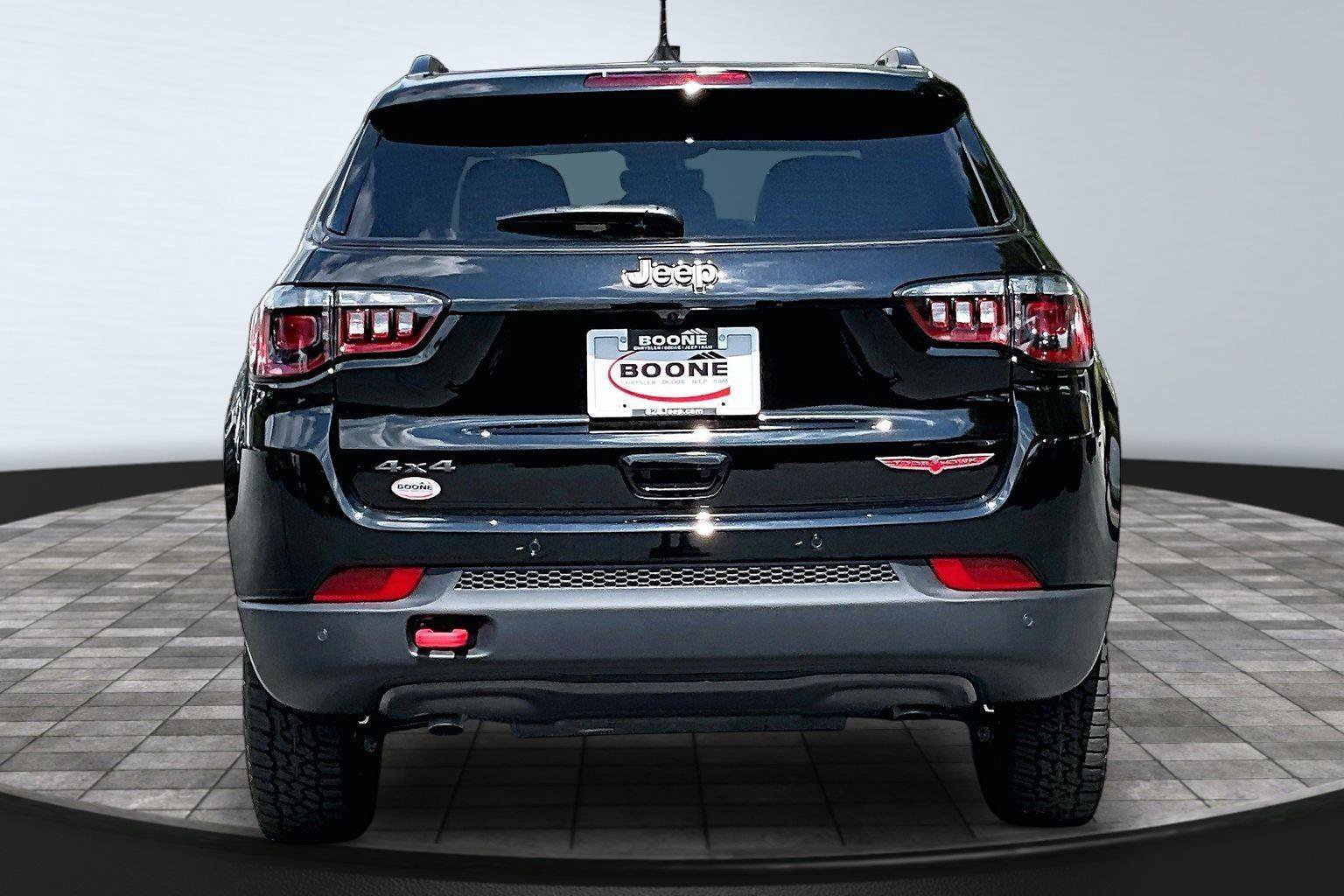 New 2026 Jeep Compass Trailhawk w/ Sun, Sound & Navigation Group AWD/4WD image 5