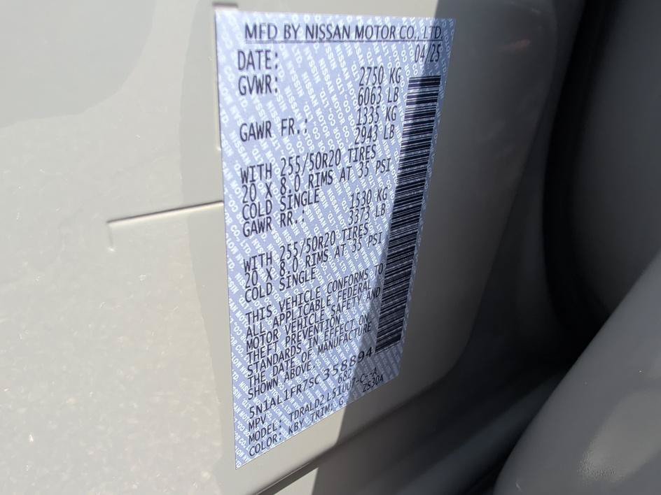 Certified 2025 INFINITI QX60 Luxe w/ Black Edition FWD image 32