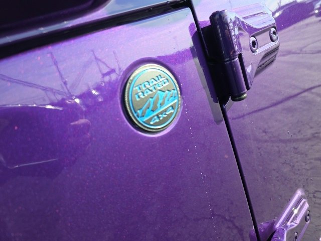 Used 2023 Jeep Wrangler Unlimited w/ Sun & Screen Package image 65