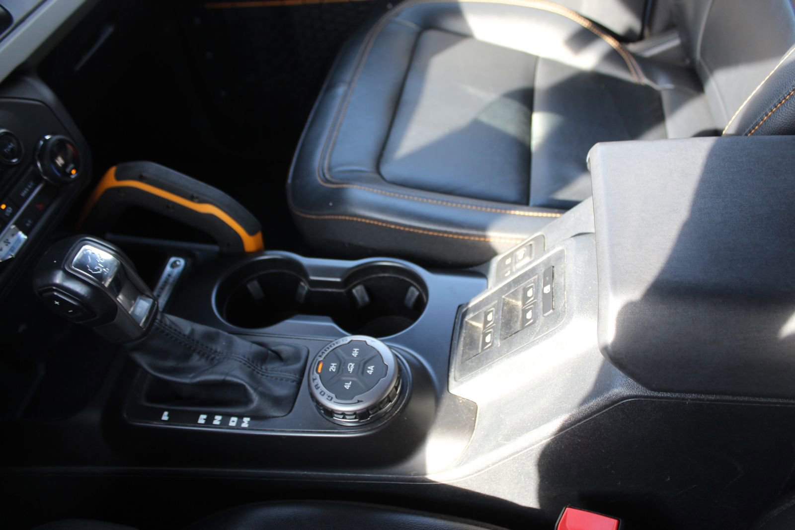 Used 2023 Ford Bronco Badlands image 30