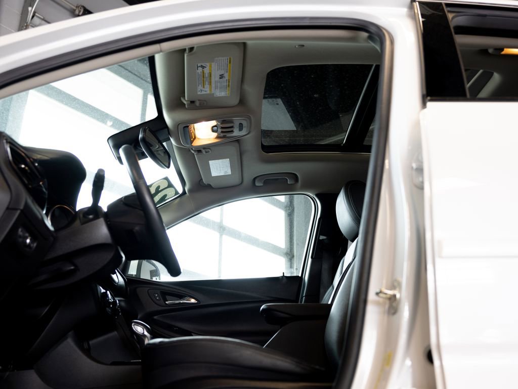 Used 2023 Buick Encore GX Essence w/ Experience Buick Package image 8