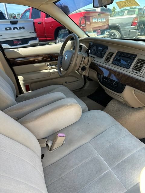 Used 2006 Mercury Grand Marquis GS RWD image 28