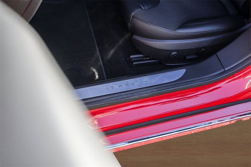 Used 2016 Tesla Model S 75D image 8