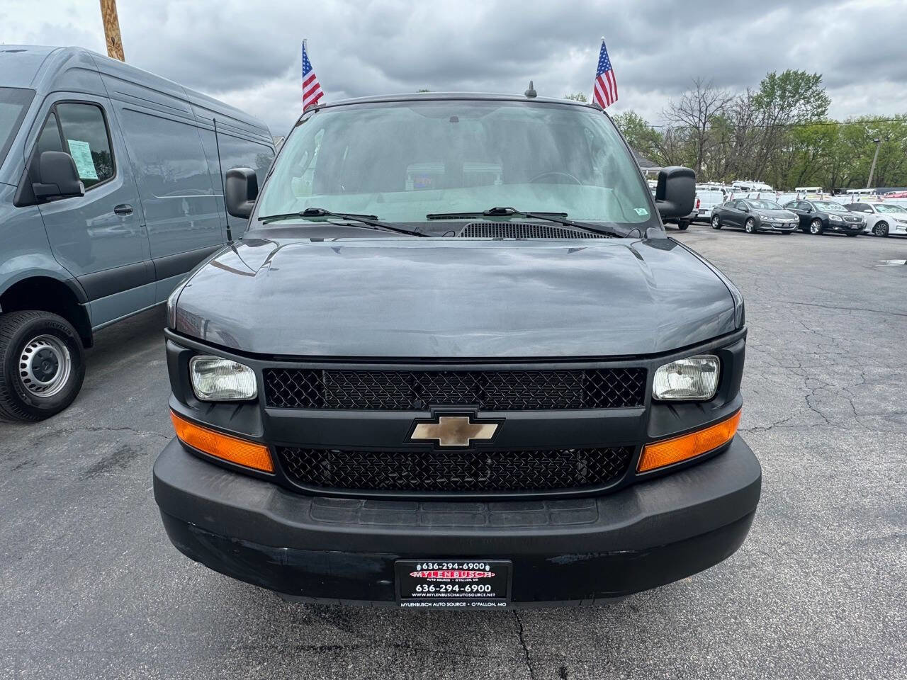 Used 2016 Chevrolet Express 2500 LS RWD image 3