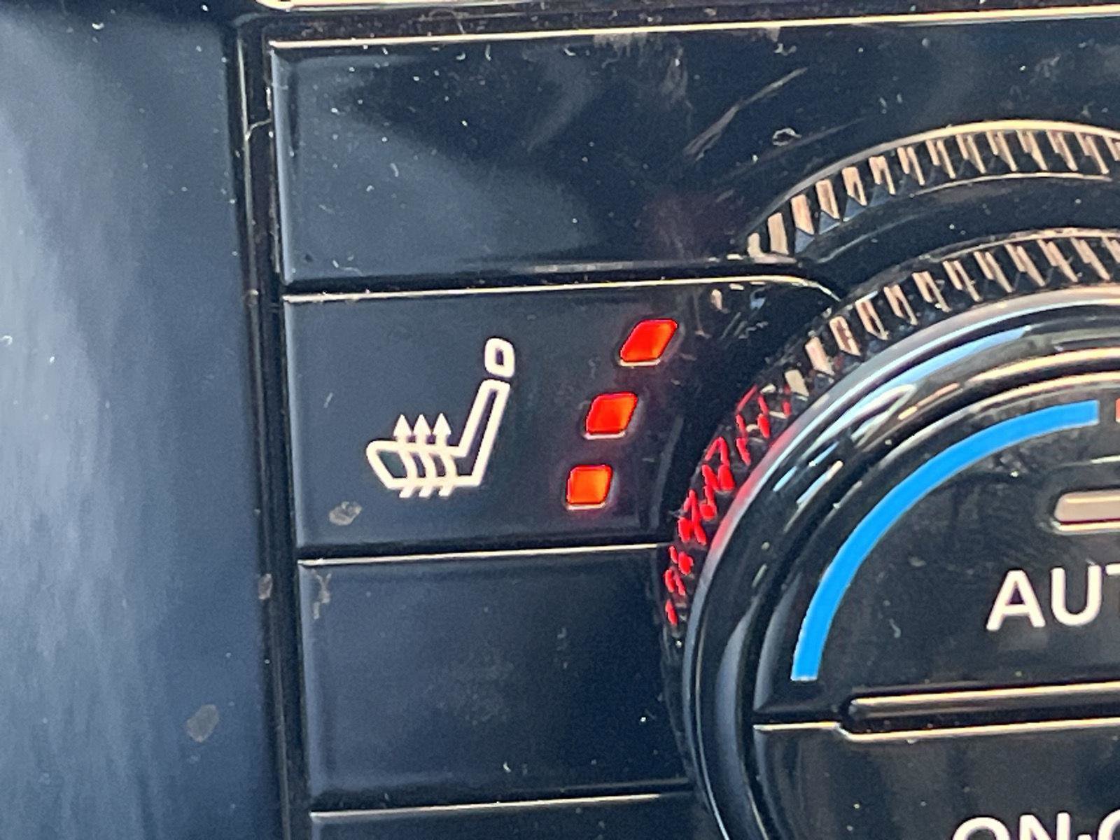 Used 2024 Nissan Rogue Platinum image 18