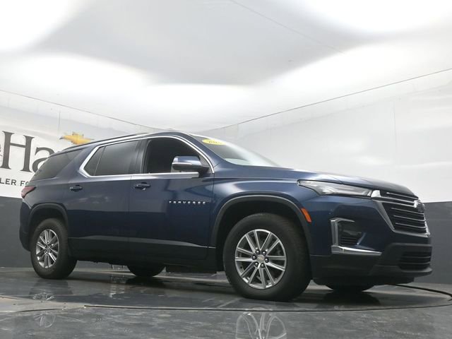 Used 2023 Chevrolet Traverse LT image 2