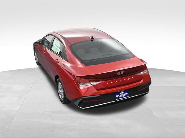 Certified 2026 Hyundai Elantra SE FWD image 26